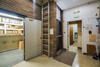 1414 Webster St, Alameda, CA for sale Interior Photo- Image 2 of 23