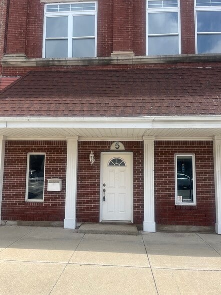 5 S Main St, Frankfort, IN for lease - Building Photo - Image 2 of 10