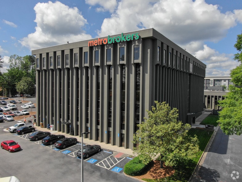 5775 Glenridge Dr NE, Atlanta, GA for lease - Building Photo - Image 2 of 12