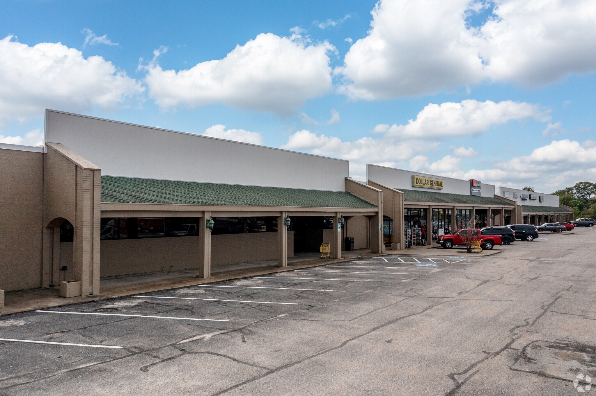 1100-1116 E Mulberry St, Angleton, TX for lease Building Photo- Image 1 of 7