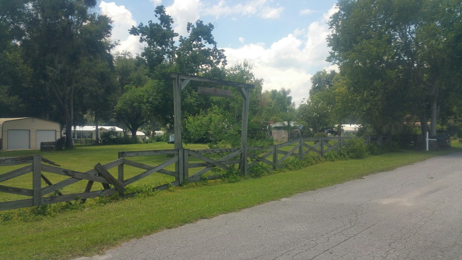 162 Highland Ave, Center Hill, FL 33514