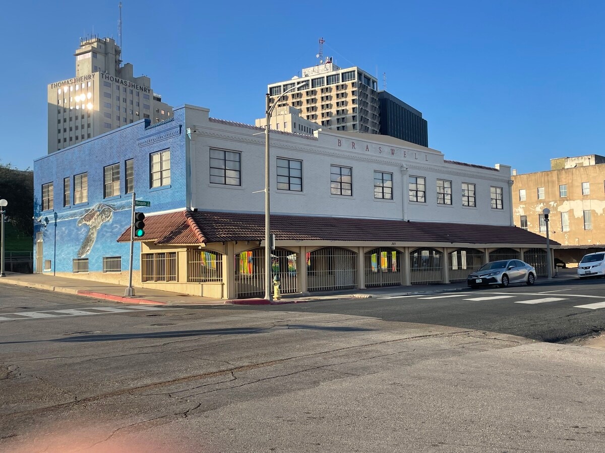 301 N Mesquite St, Corpus Christi, TX 78401