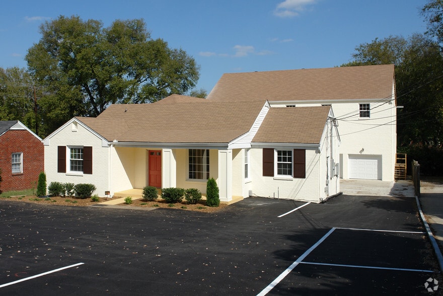 2702 Greystone Rd, Nashville, TN for sale - Primary Photo - Image 1 of 26