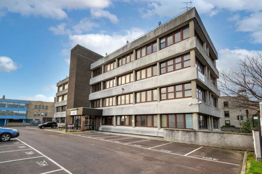 127 Causewayend, Aberdeen for sale - Primary Photo - Image 1 of 1