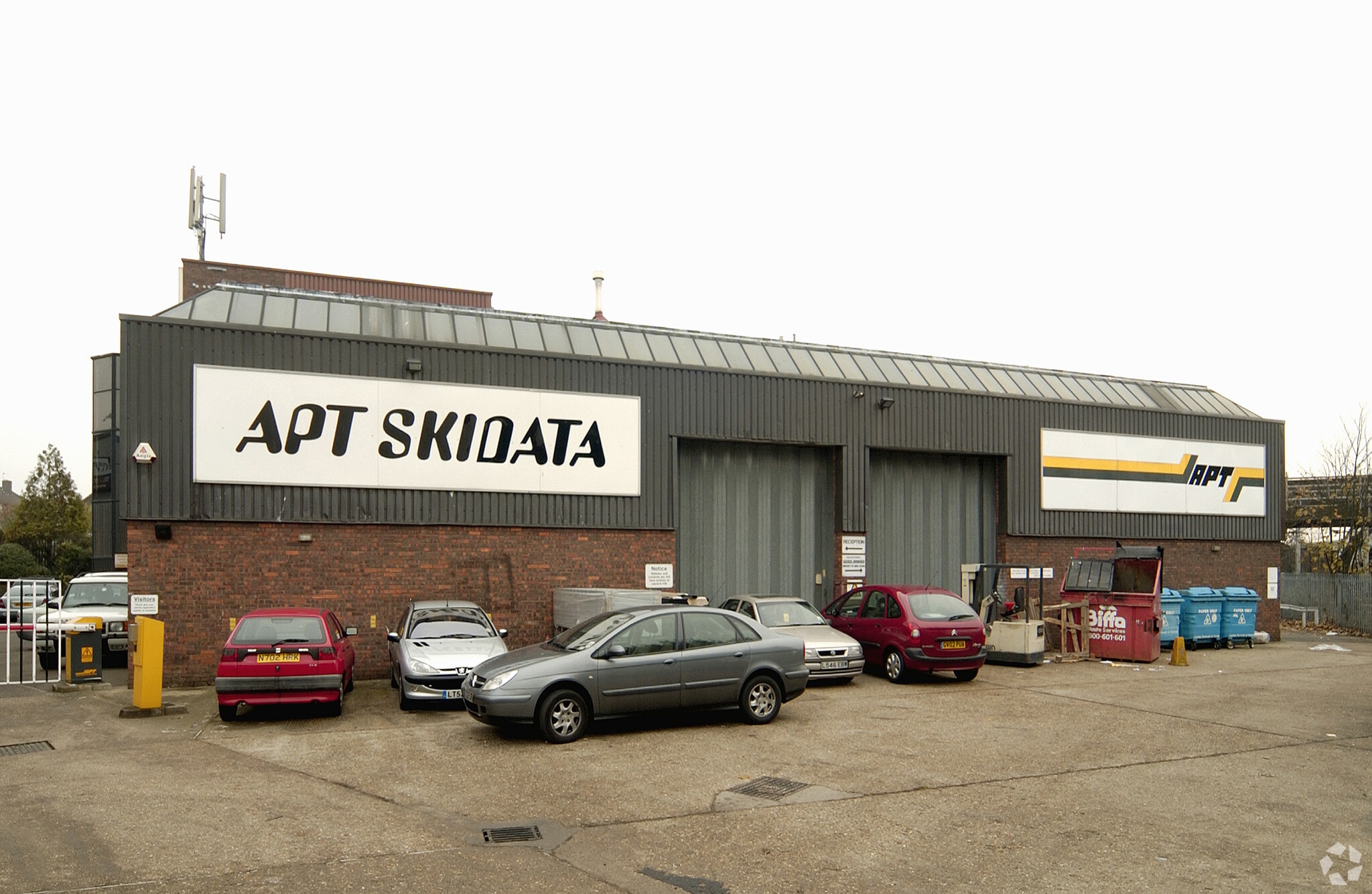 Headstone Ln, Harrow for sale Primary Photo- Image 1 of 1