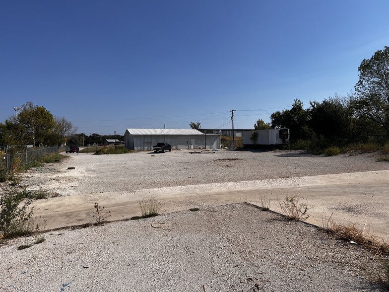 2122 E Highway 199, Springtown, TX for lease - Building Photo - Image 3 of 5