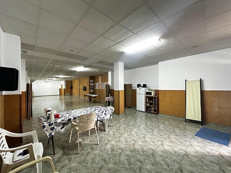 Retail in Benifaió for sale - Building Photo - Image 2 of 9