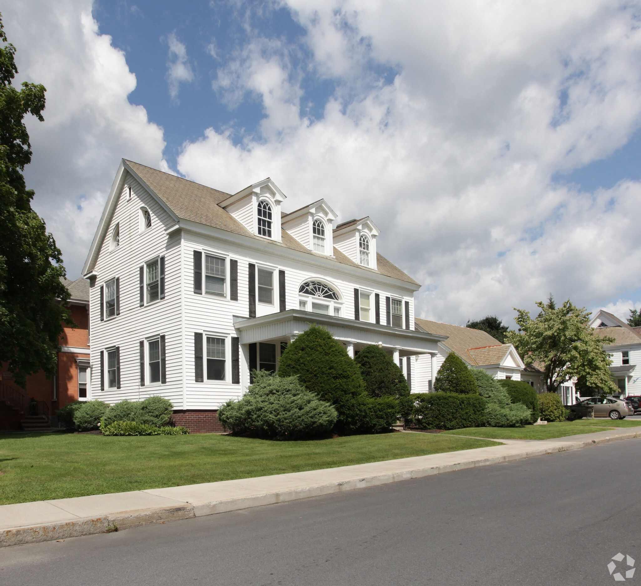 154 Warren St, Glens Falls, NY for sale Primary Photo- Image 1 of 1