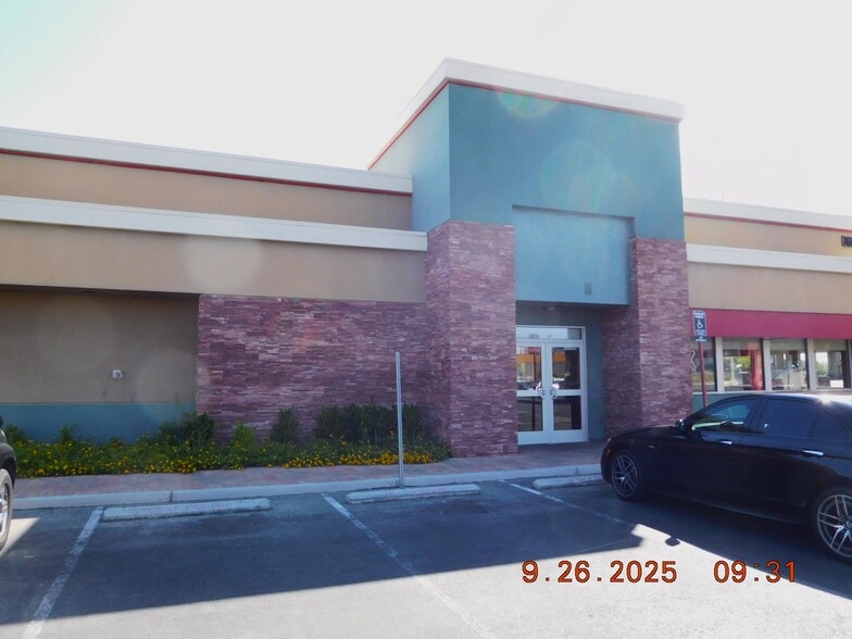 8660 W Warm Springs Rd, Las Vegas, NV for sale - Building Photo - Image 2 of 12
