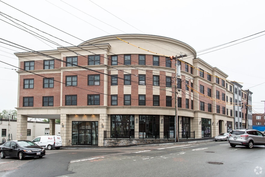 32 Harris St, Dedham, MA for lease - Primary Photo - Image 2 of 8