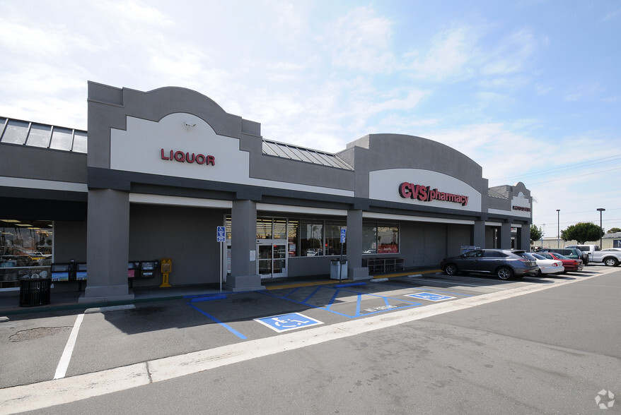 5812-5942 Edinger Ave, Huntington Beach, CA for lease - Building Photo - Image 2 of 6