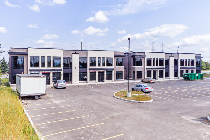 2500 St. Laurent Blvd, Ottawa, ON for sale - Building Photo - Image 2 of 4