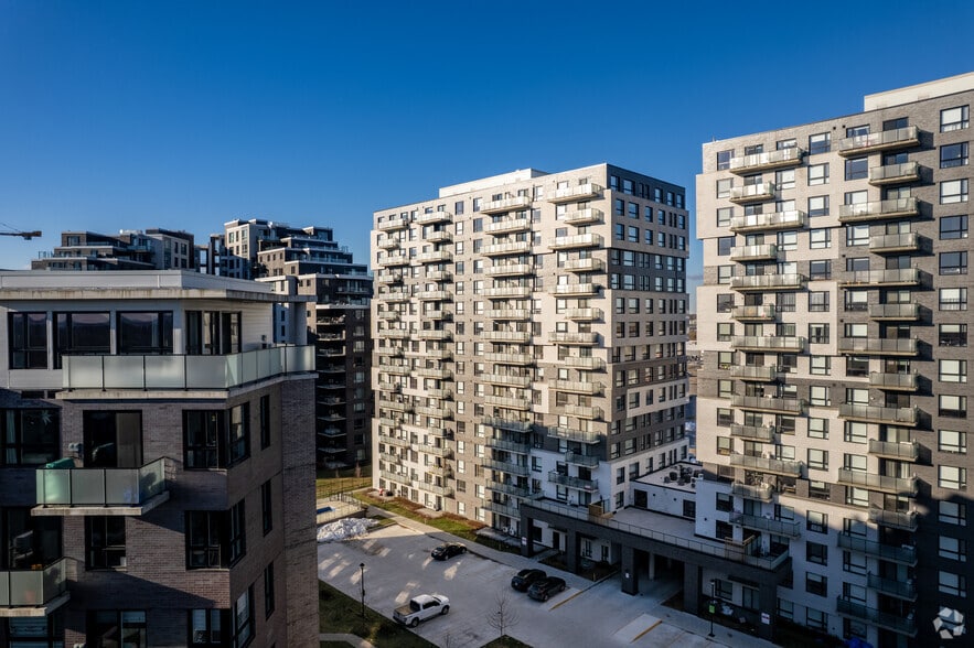6848-6890 Boul Newman, Montréal, QC for lease - Aerial - Image 3 of 4