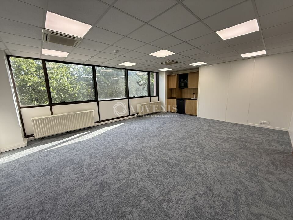 Office in Torcy for lease Interior Photo- Image 1 of 8