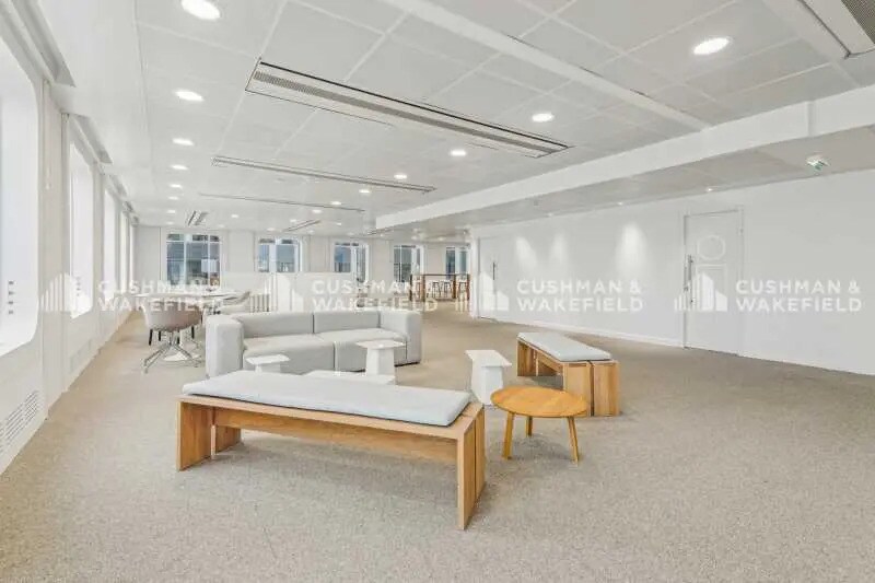 5 Place De La Pyramide, Puteaux for lease - Building Photo - Image 3 of 21