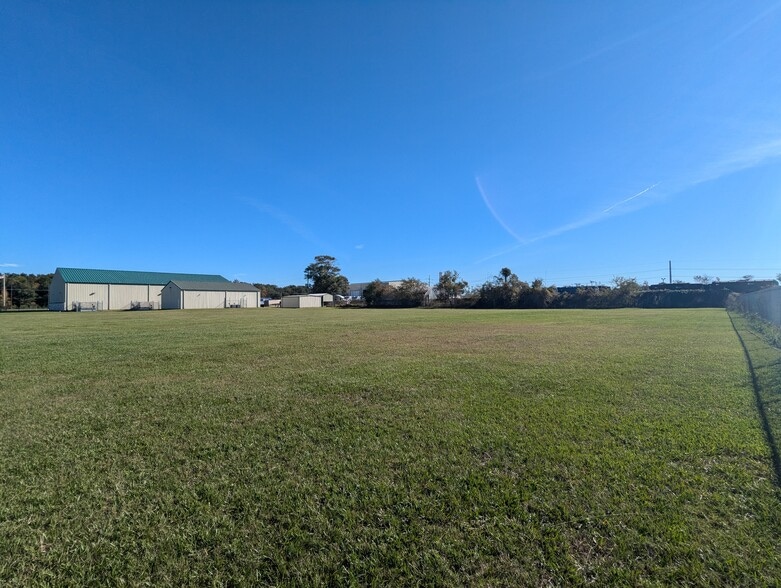 5315 N Twin City Hwy, Nederland, TX for lease - Building Photo - Image 3 of 25