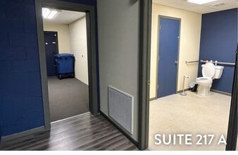 207-305 W 7th Ave, Augusta, KS for lease Building Photo- Image 1 of 3