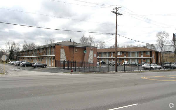 6545-6547 W 111th St, Worth, IL for sale - Primary Photo - Image 1 of 4