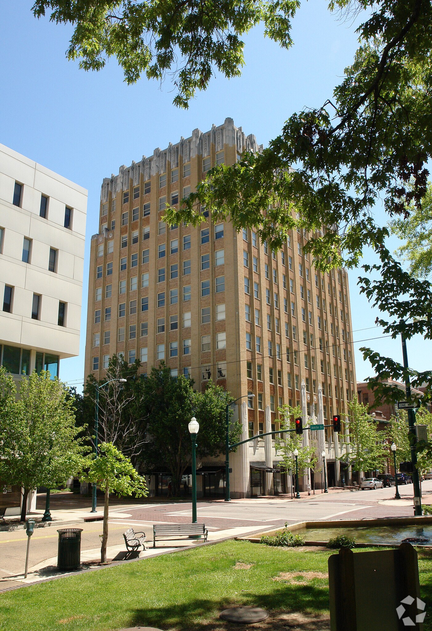 120 N Congress St, Jackson, MS 39201 The Plaza Building
