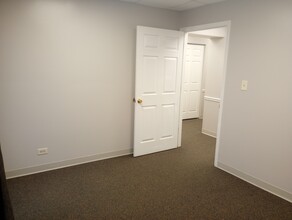 1520 Rock Run Dr, Crest Hill, IL for lease Interior Photo- Image 2 of 3