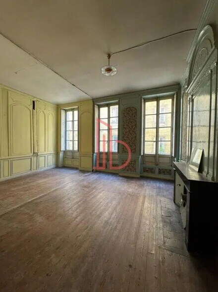 Office in Bordeaux for lease - Interior Photo - Image 2 of 9