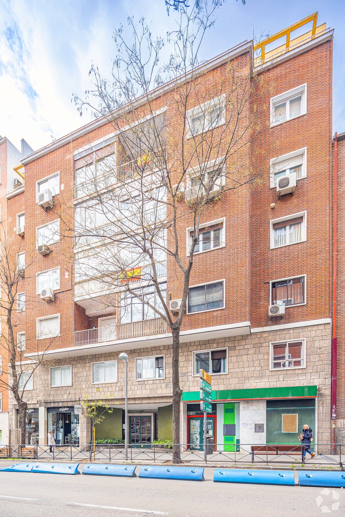 Multifamily in Madrid, Madrid for sale Primary Photo- Image 1 of 1