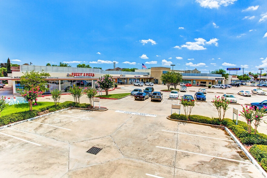 5301-5317 Bissonnet St, Bellaire, TX for lease - Building Photo - Image 3 of 15