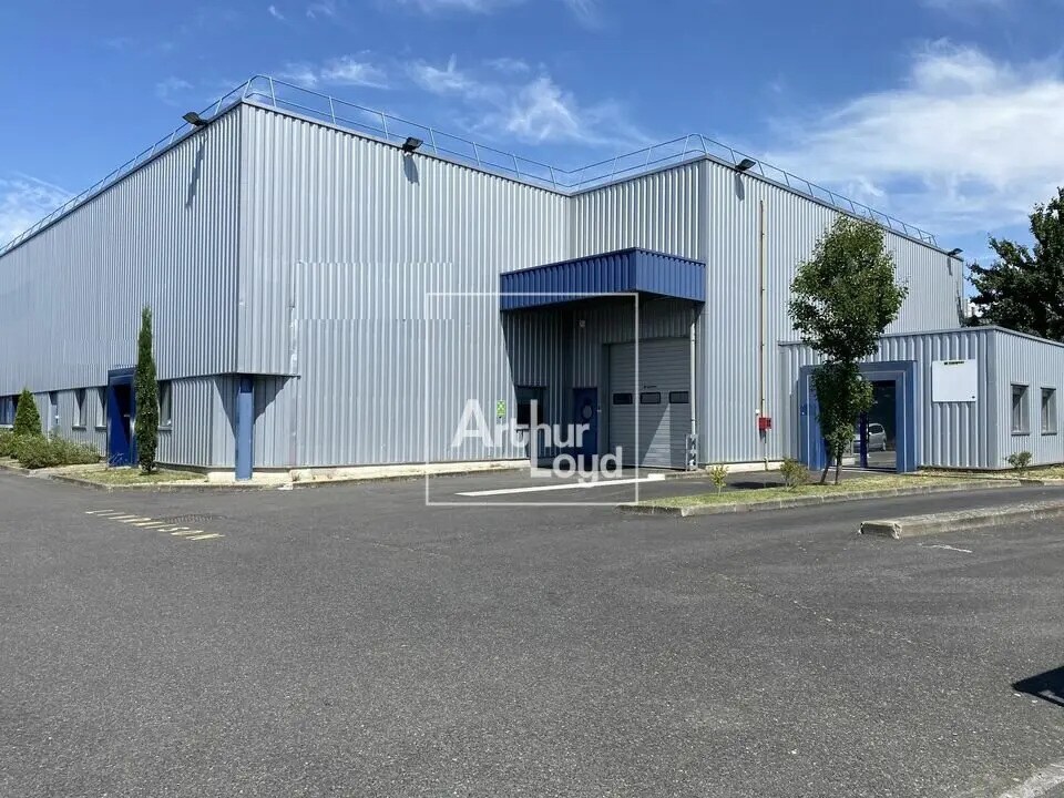 Office in Chilly-Mazarin for lease Building Photo- Image 1 of 7