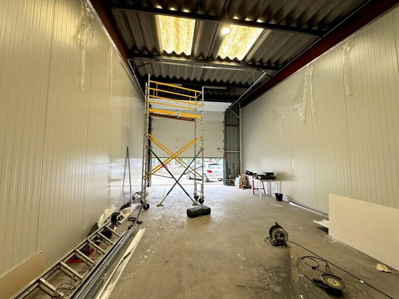 Flex in Conflans-Sainte-Honorine for lease - Building Photo - Image 2 of 13