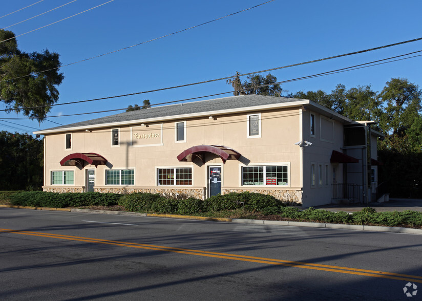 122-124 S Amelia Ave, Deland, FL for lease - Building Photo - Image 2 of 2