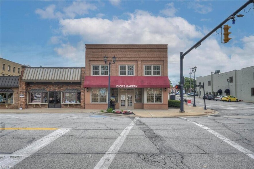 70 Front St, Berea, OH 44017