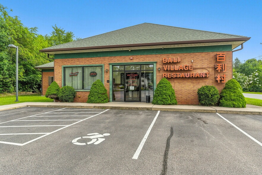 1172 Main St, Wyoming, RI for sale - Building Photo - Image 1 of 14