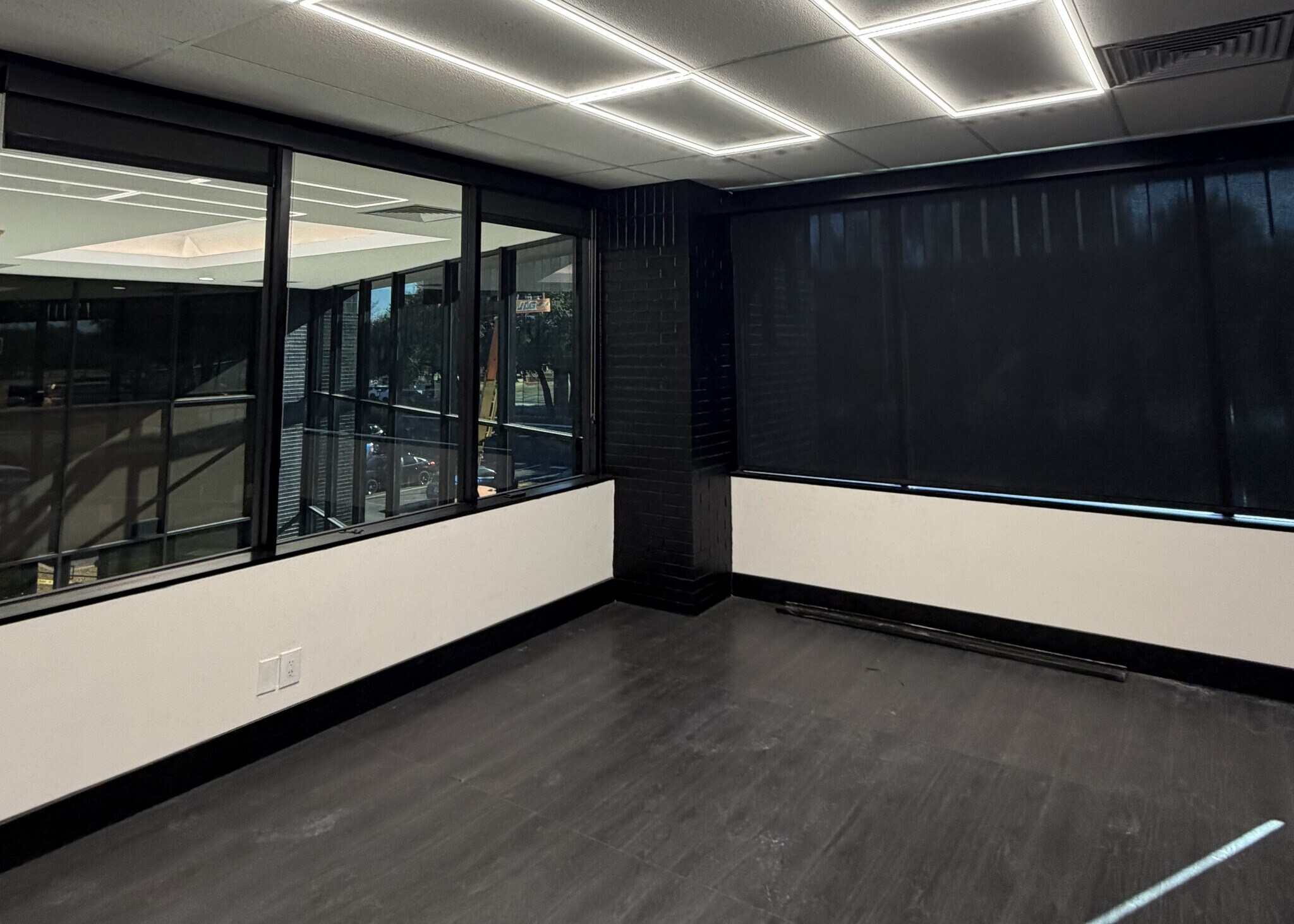 17130 N Dallas Pky, Dallas, TX for lease Interior Photo- Image 1 of 8