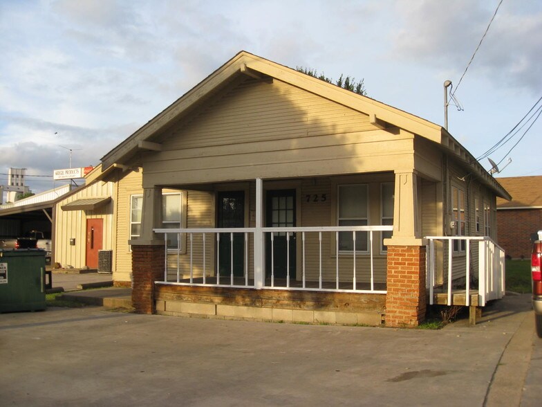 725 S Locust St, Denton, TX for sale - Primary Photo - Image 1 of 1