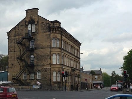 21 St Johns Rd, Huddersfield for lease Primary Photo- Image 1 of 2