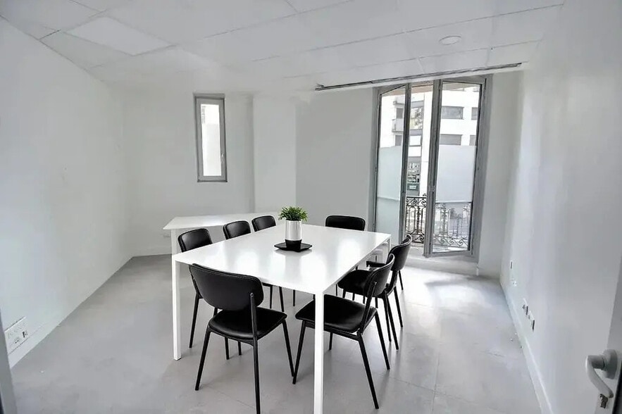 290 Rue De Vaugirard, Paris for sale - Interior Photo - Image 1 of 7