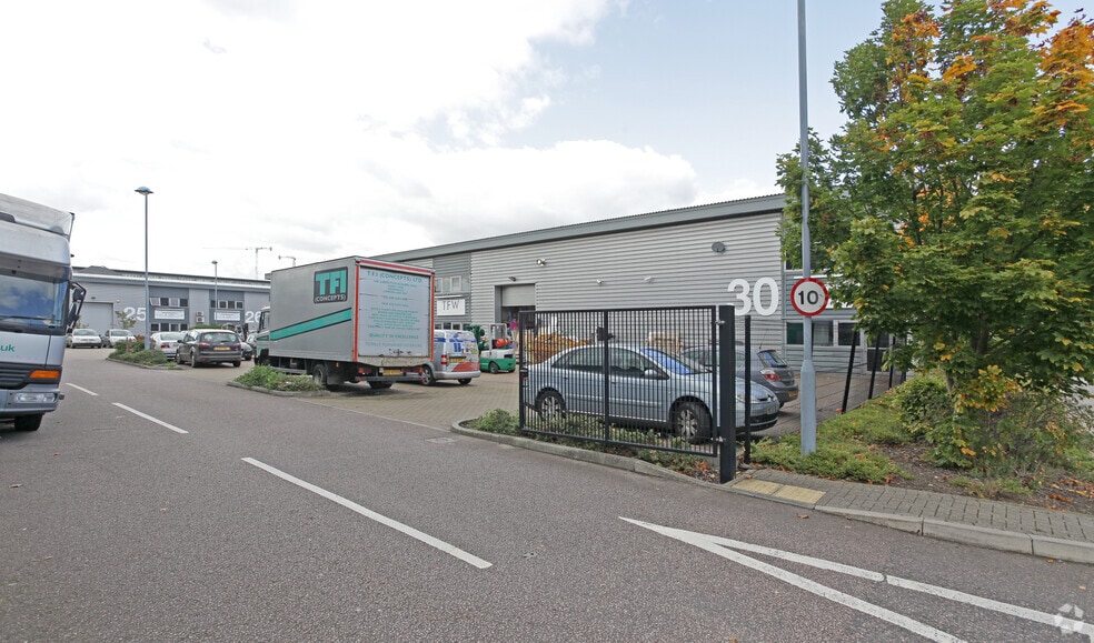 Armstrong Rd, London for sale - Building Photo - Image 3 of 4