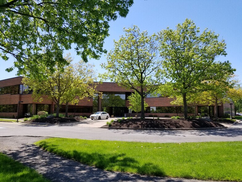 5010 Campuswood Dr, East Syracuse, NY for sale - Building Photo - Image 1 of 1