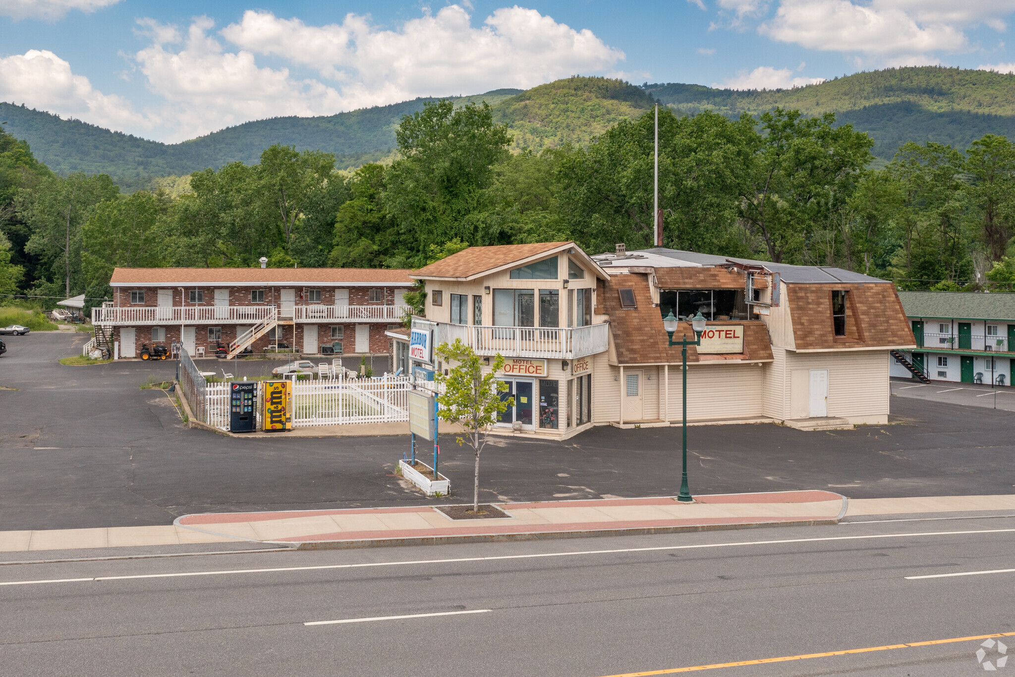 Hospitality in Lake George, NY for sale Primary Photo- Image 1 of 1