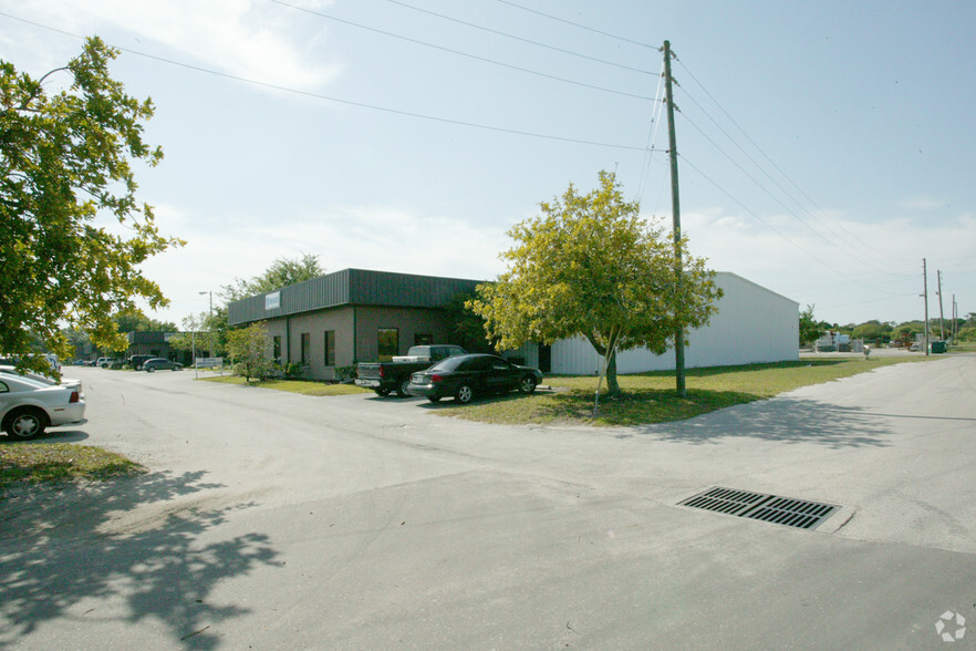 5200-5220 126th Ave N, Clearwater, FL for lease - Building Photo - Image 2 of 7