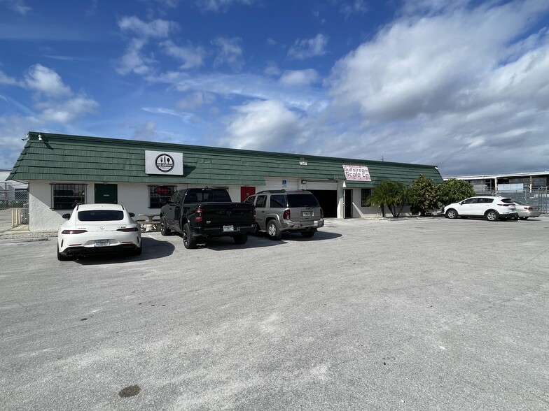 7535 Garden Rd, West Palm Beach, FL for lease - Building Photo - Image 3 of 11