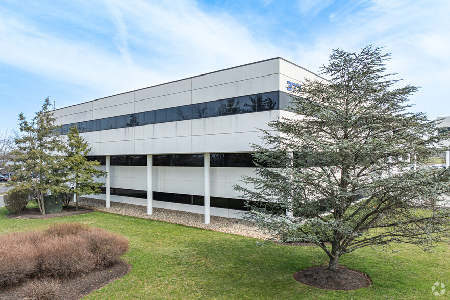 377 Hoes Ln, Piscataway, NJ for lease - Primary Photo - Image 1 of 10