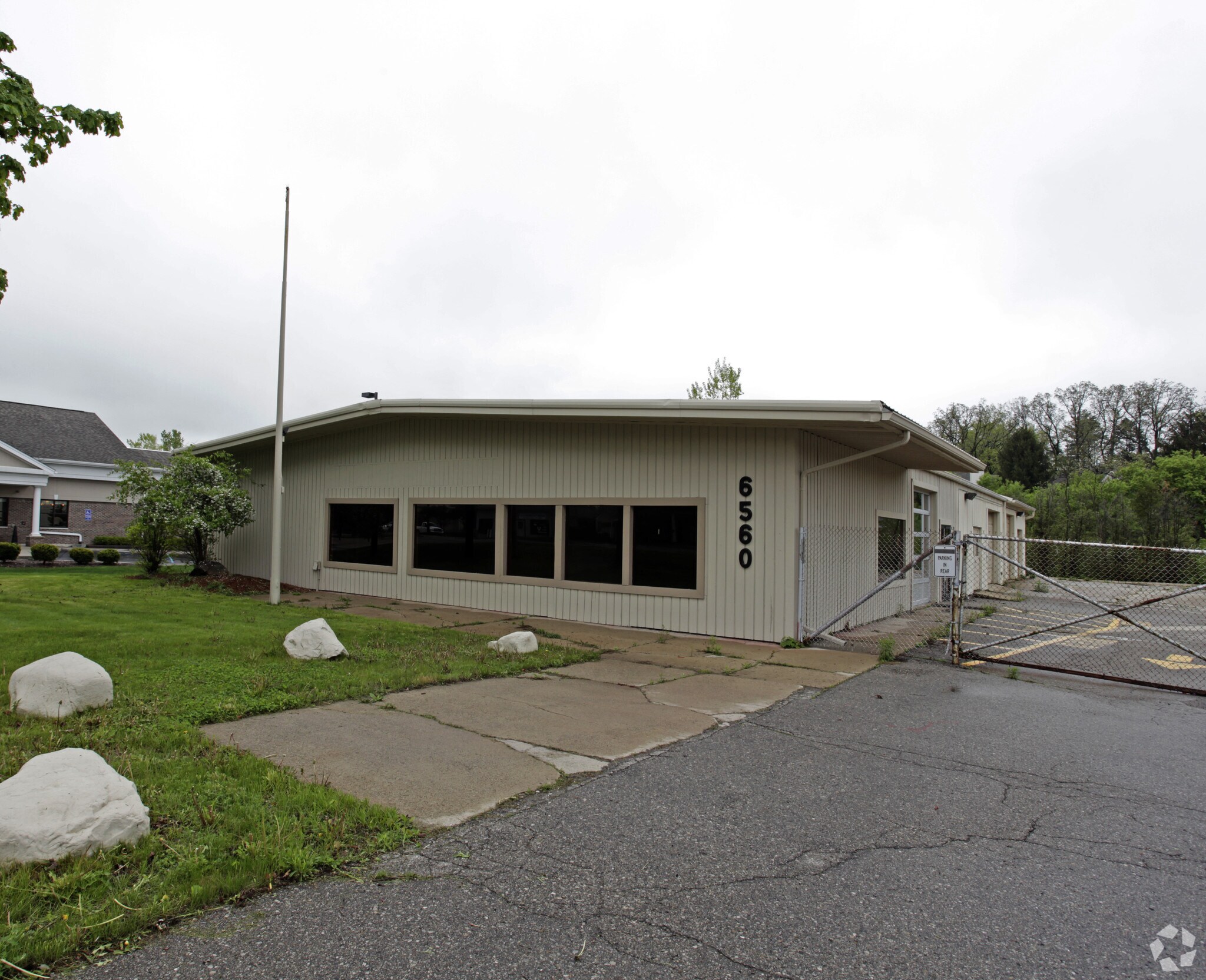 6560 Dixie Hwy, Clarkston, MI for lease Building Photo- Image 1 of 9