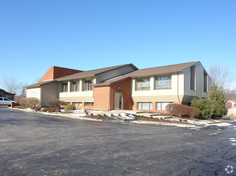 3770 Starr Centre Dr, Canfield, OH 44406