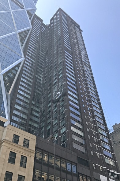 322 W 57th St, New York, NY for lease - Primary Photo - Image 1 of 2
