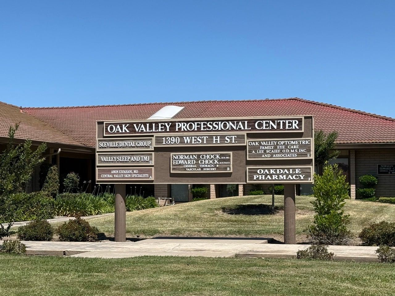1390 W H St, Oakdale, CA for lease Building Photo- Image 1 of 13