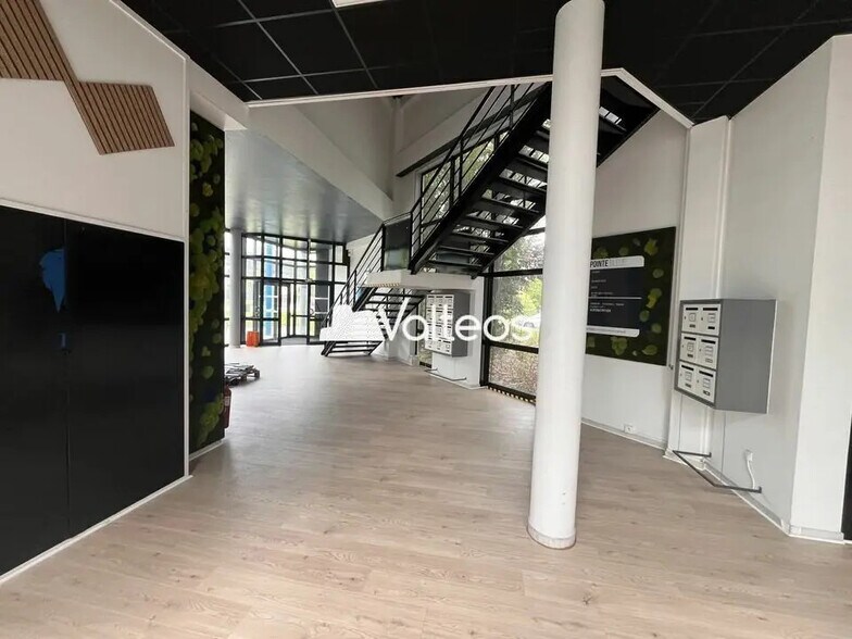 Office in Labège for lease - Interior Photo - Image 2 of 8