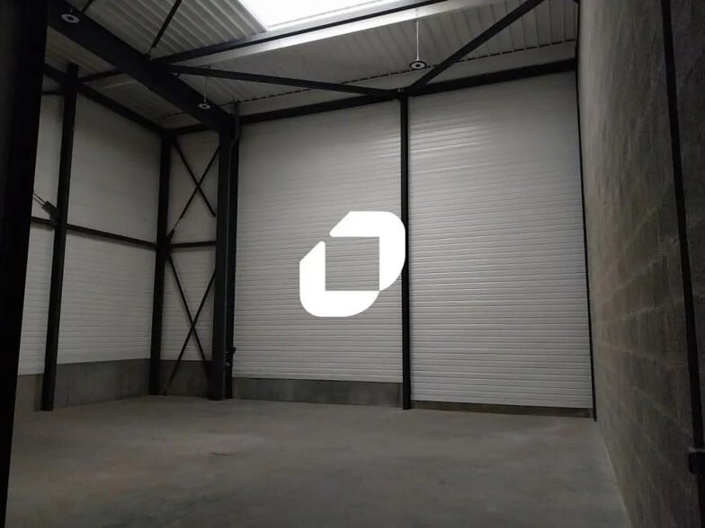 Flex in Orvault for lease - Interior Photo - Image 1 of 17