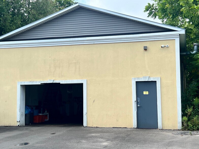 1710 Holland Ave, Utica, NY for sale - Primary Photo - Image 1 of 1