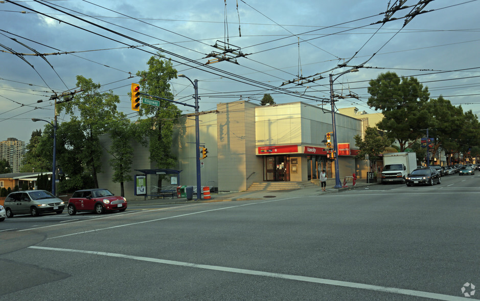 3305 Kingsway, Vancouver, BC for sale - Primary Photo - Image 1 of 8